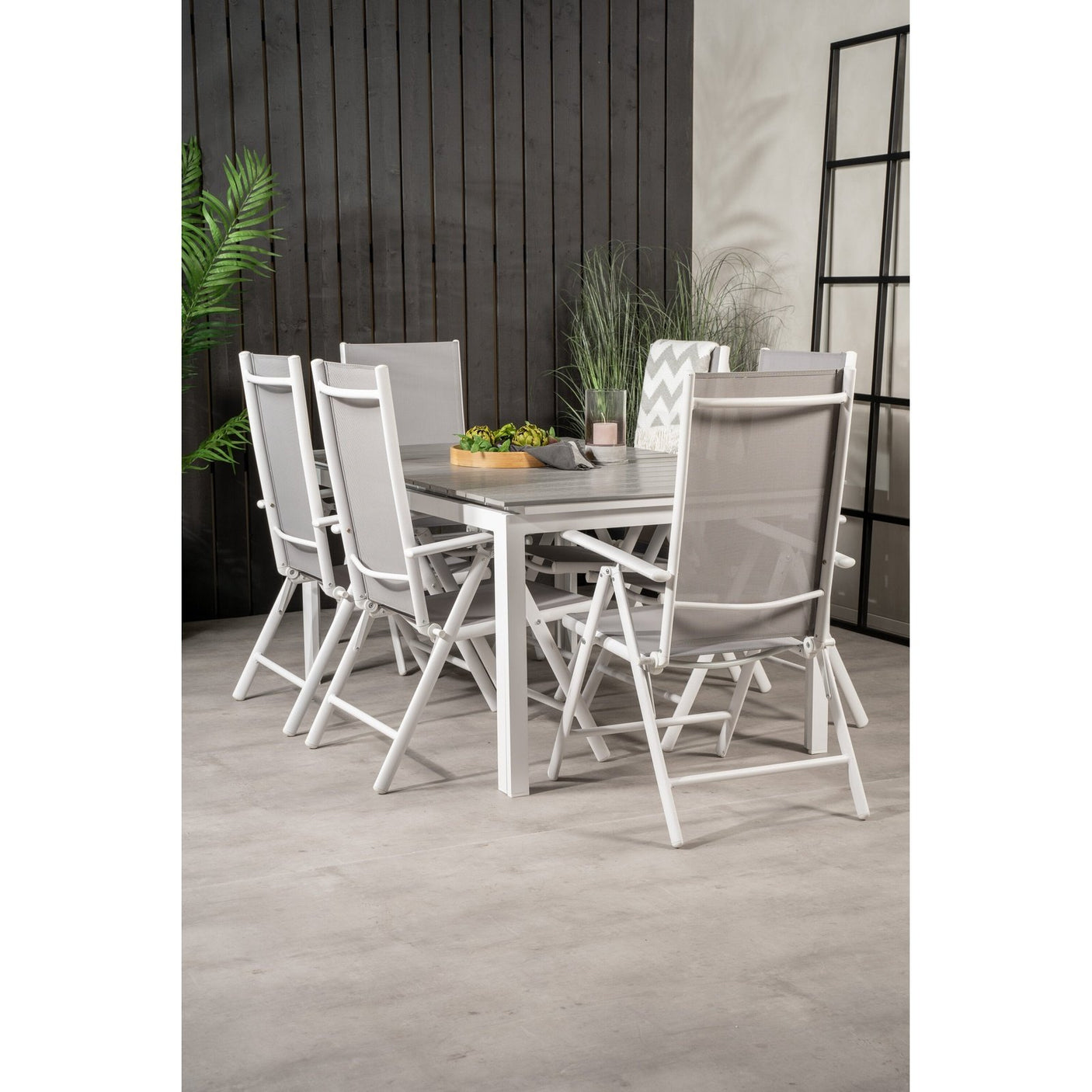 Levels bord 160/240 + Pause stoler Venture Design Spisegruppe