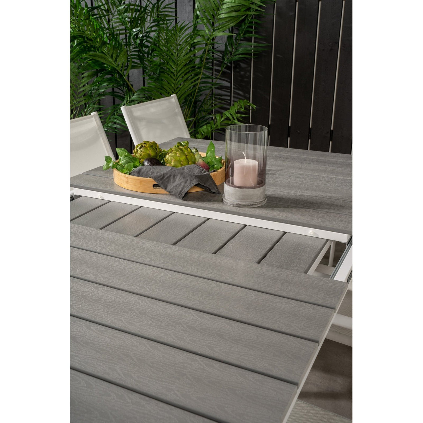 Levels bord 160/240 + Santorini Lenestol Venture Design Spisegruppe