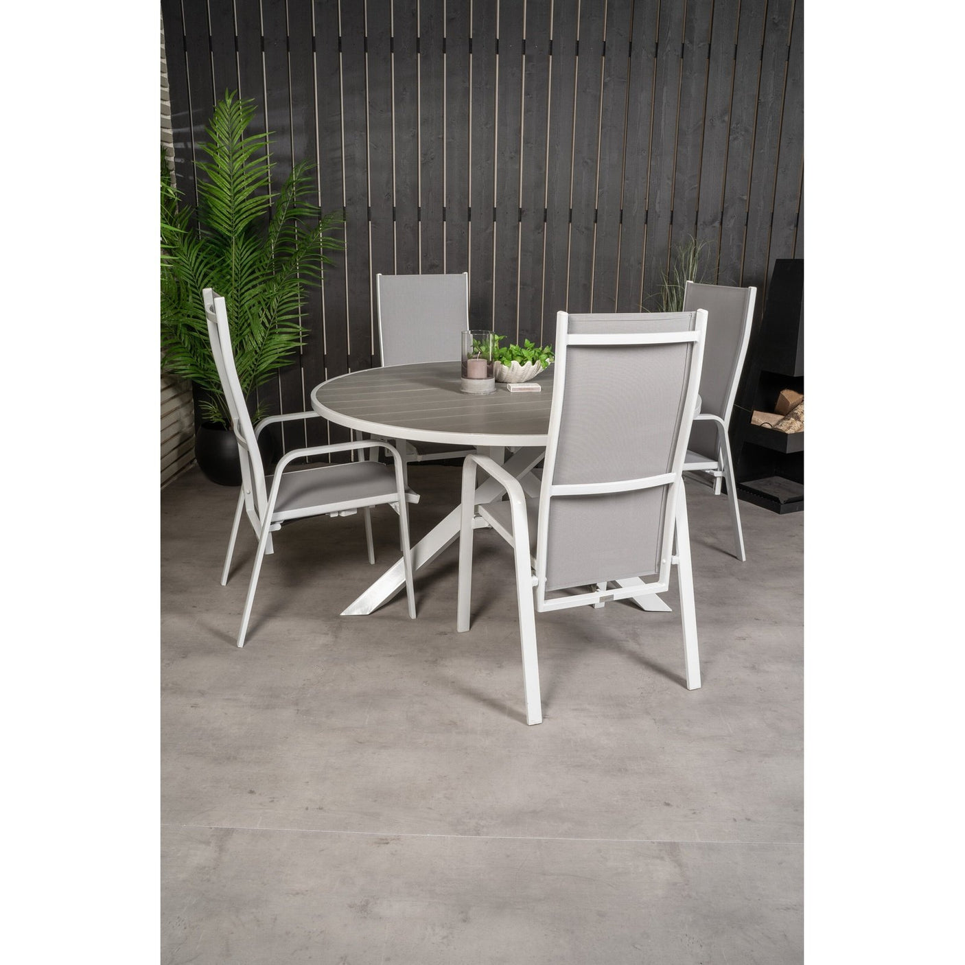 Parma Bord ø 140 + Copacabana Lenestol Venture Design Spisegruppe
