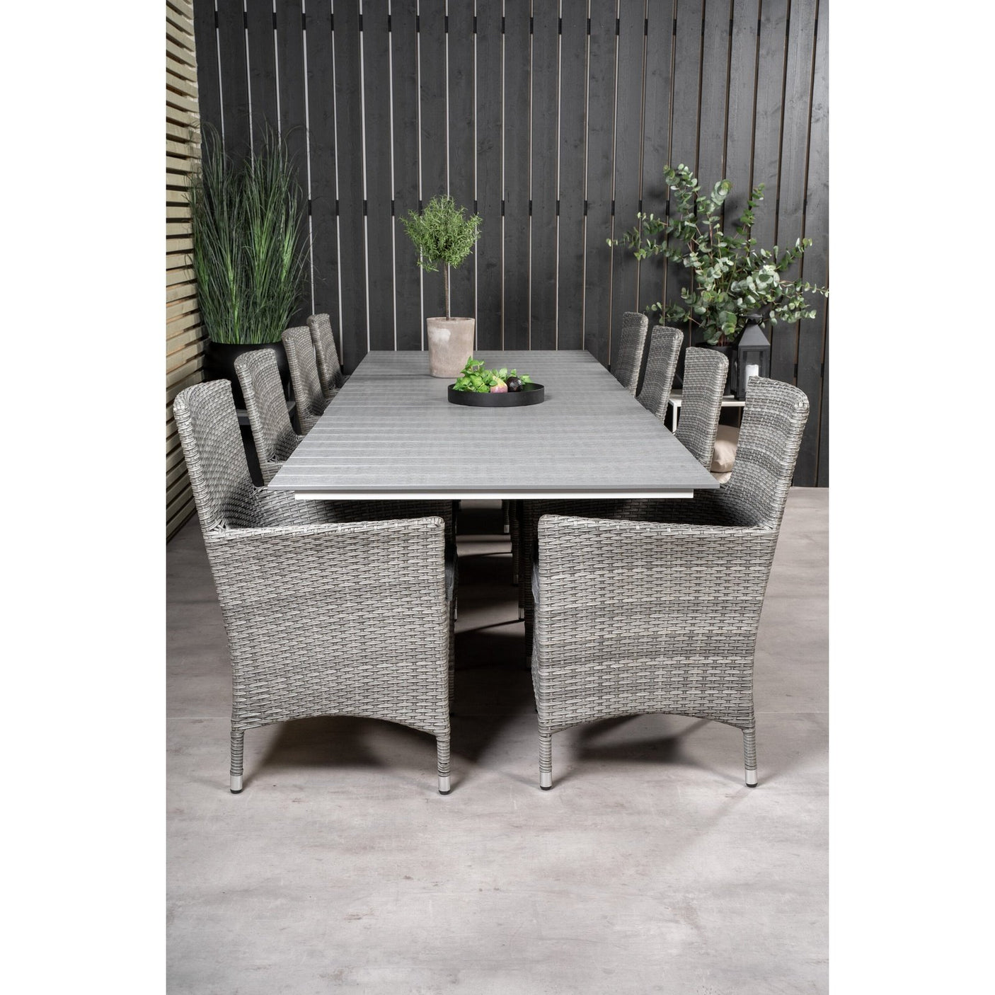 Levels bord 229/310 + Malin Lenestol Venture Design Spisegruppe