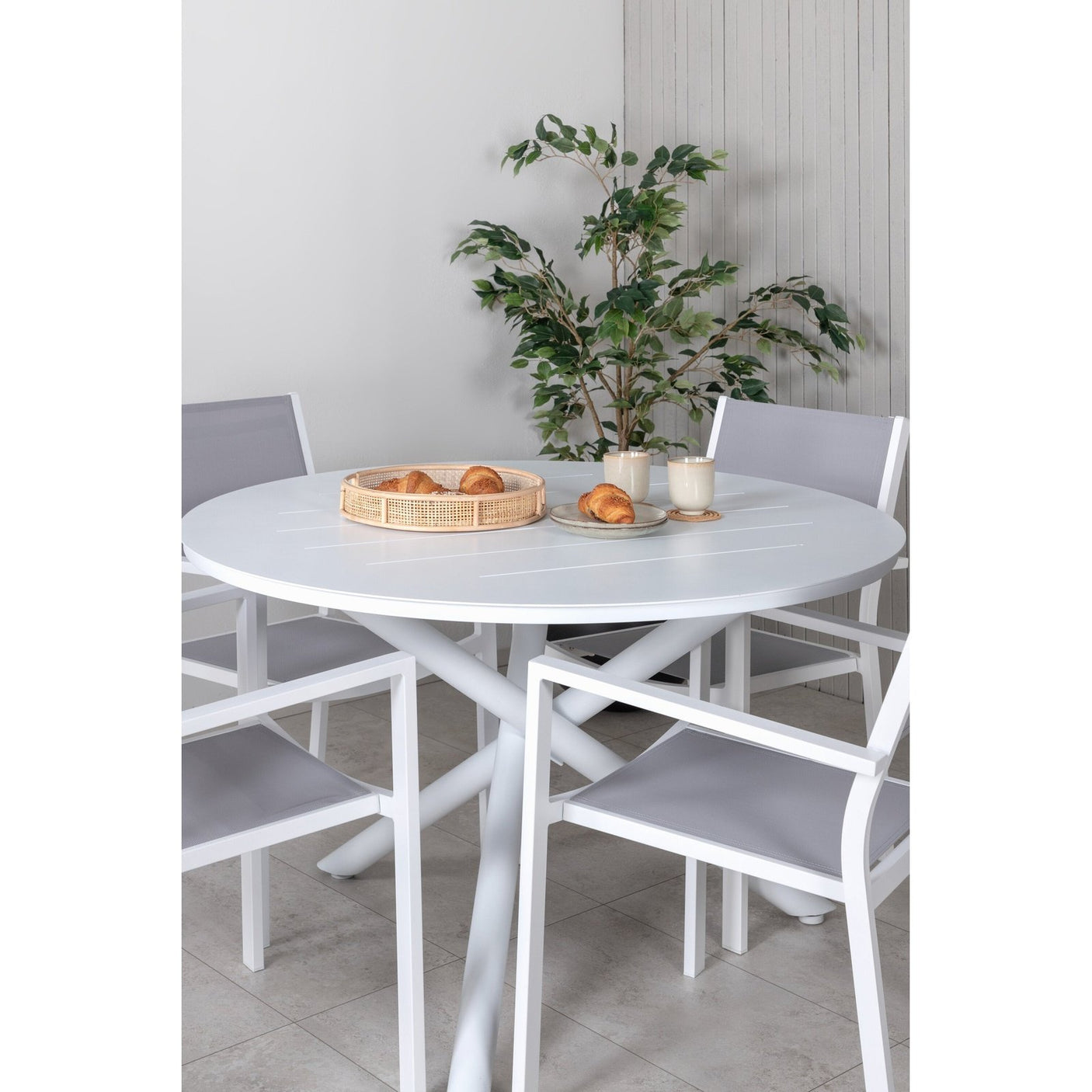 Alma spisebord ø120cm + Copacabana Venture Design Spisegruppe