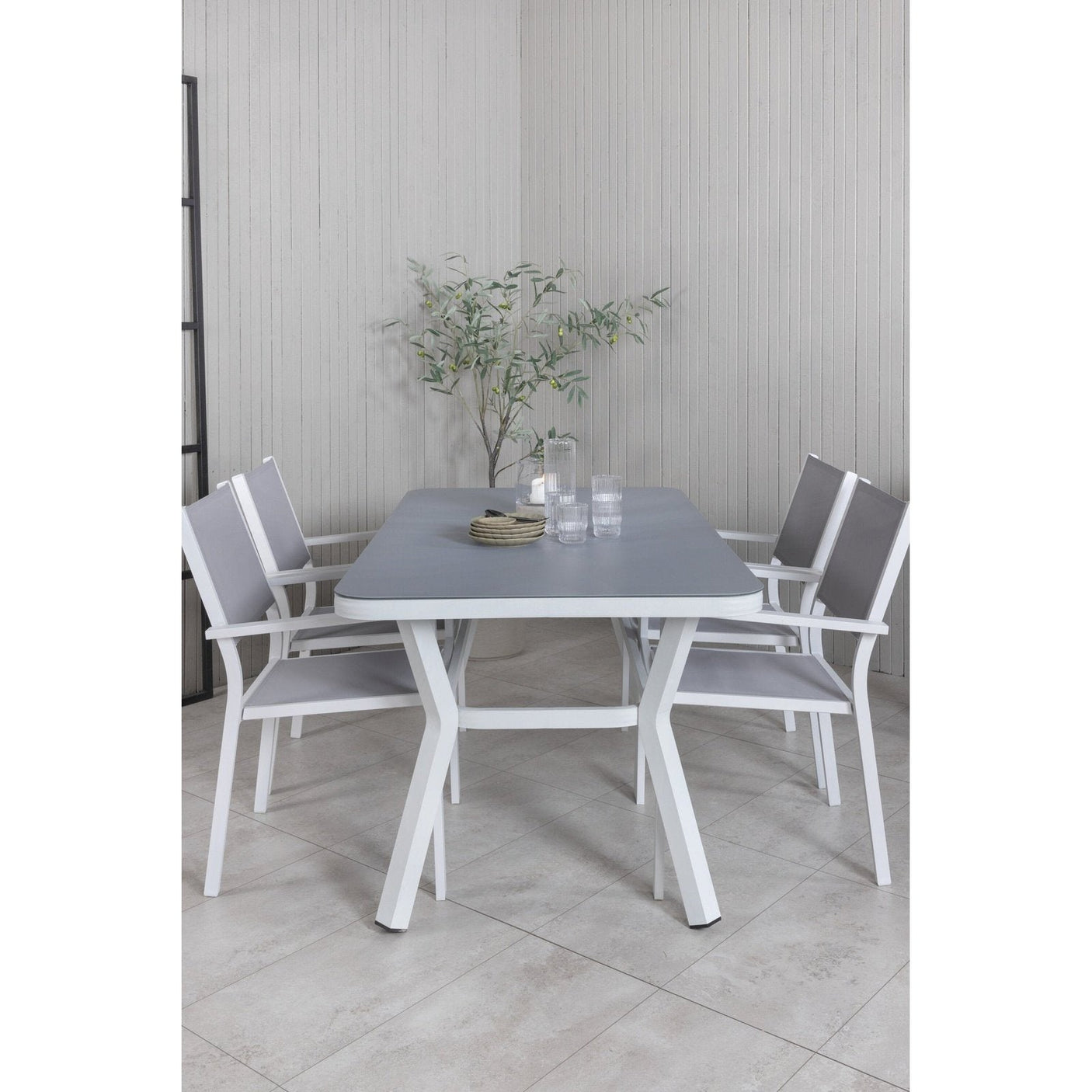 Virya spisebord lite bord + Copacabana Venture Design Spisegruppe
