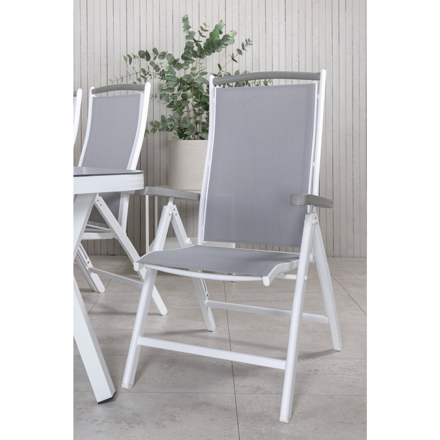 Virya spisebord stort bord + Albany stol Venture Design Spisegruppe