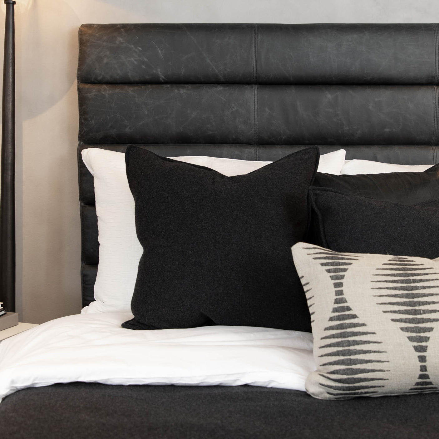 DANILO LINEN/BLACK Putetrekk Artwood Pute