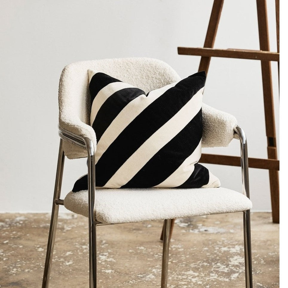 THETA-pussybrett - hvitt/sort Nordal PILLOWS