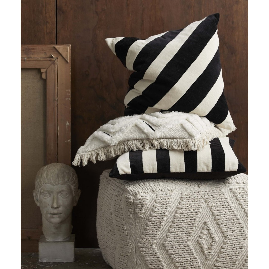 THETA-pussybrett - hvitt/sort Nordal PILLOWS