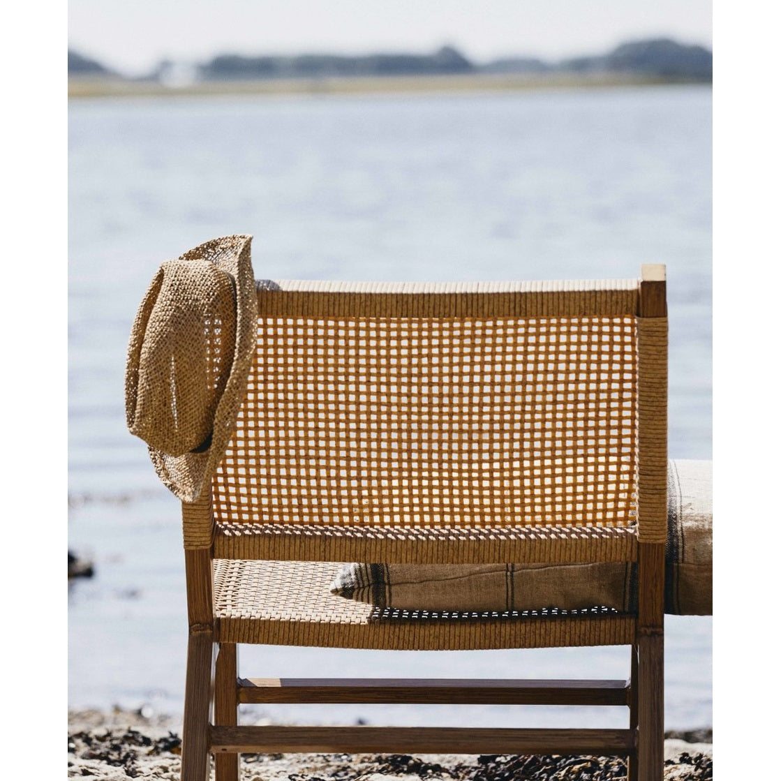 VASAI lounge hagestol i flettet polyrattan - natur Nordal GARDEN FUR