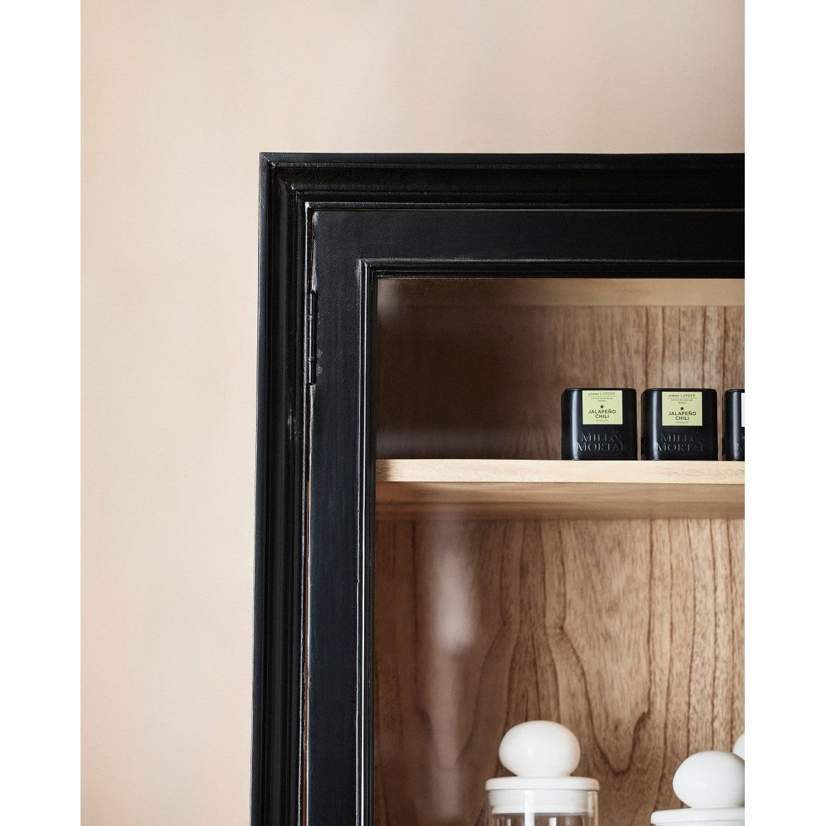 VIVA-vinduer i tre med 2 låser - sort/naturlig Nordal CABINETS