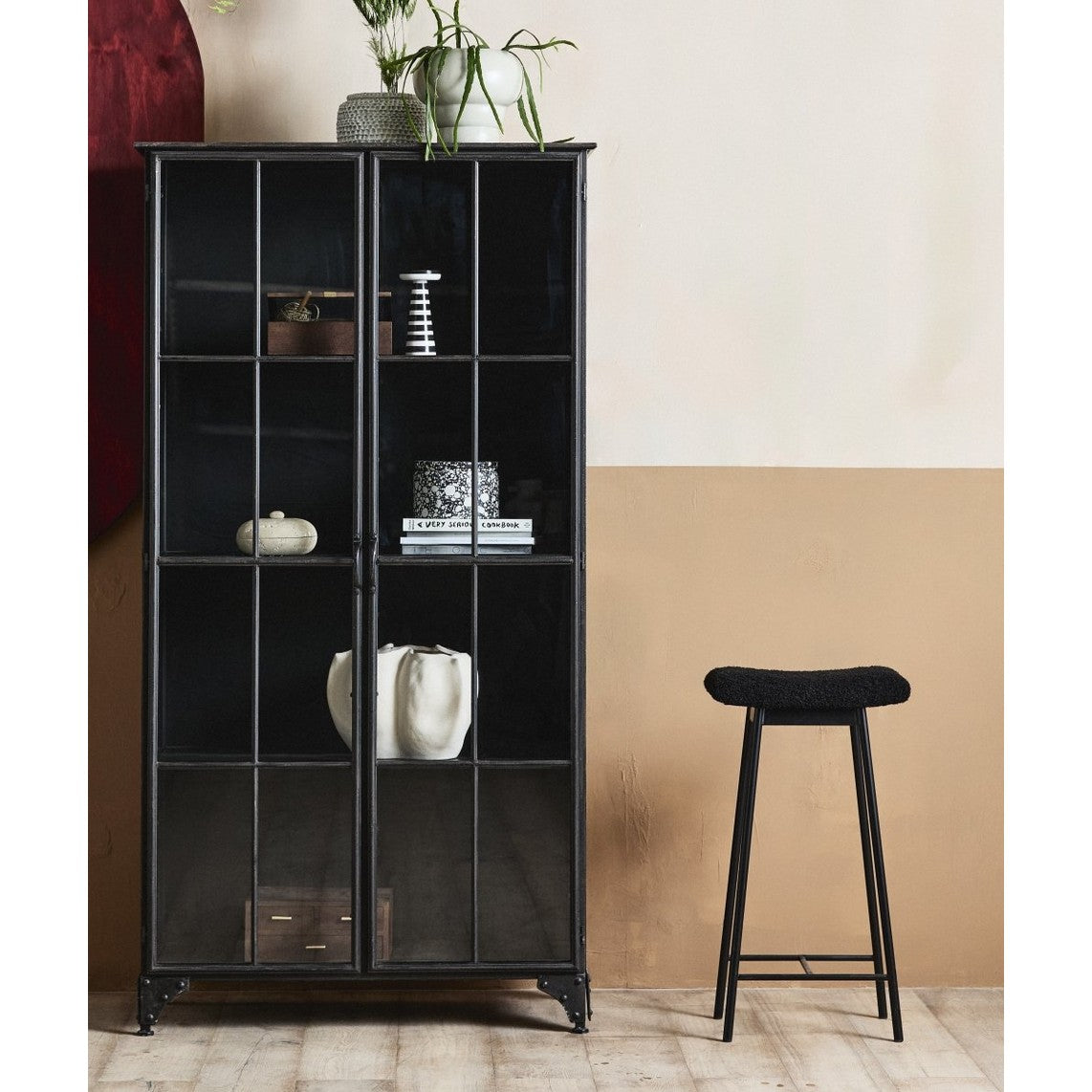 ZALA barstol med imitert lammekjøtt - svart Nordal STOOLS