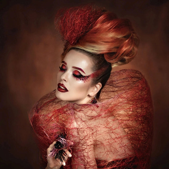 Glass picture Lady in red Homefactory Bilde