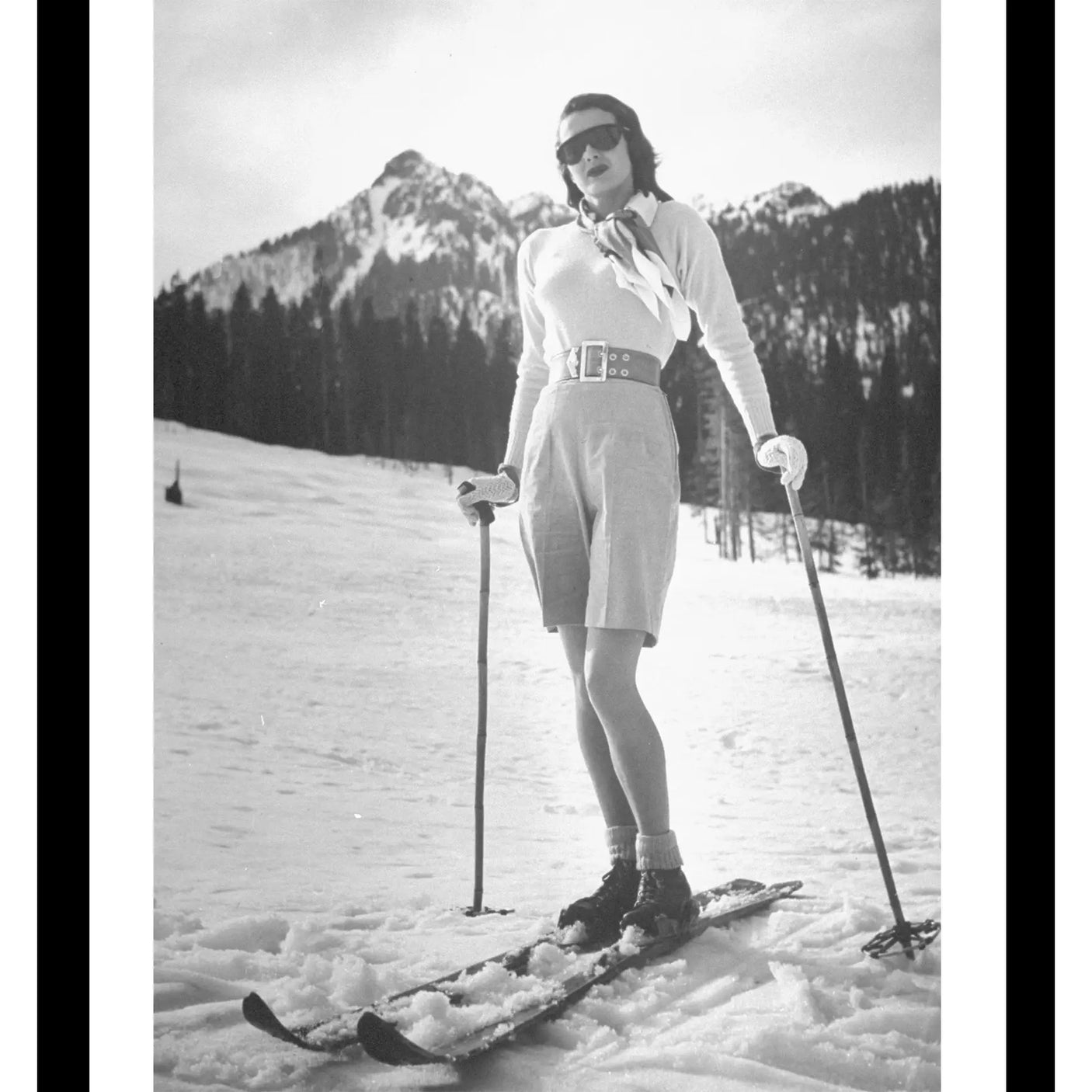 Glass picture w/frame Dame på ski Homefactory Bilde