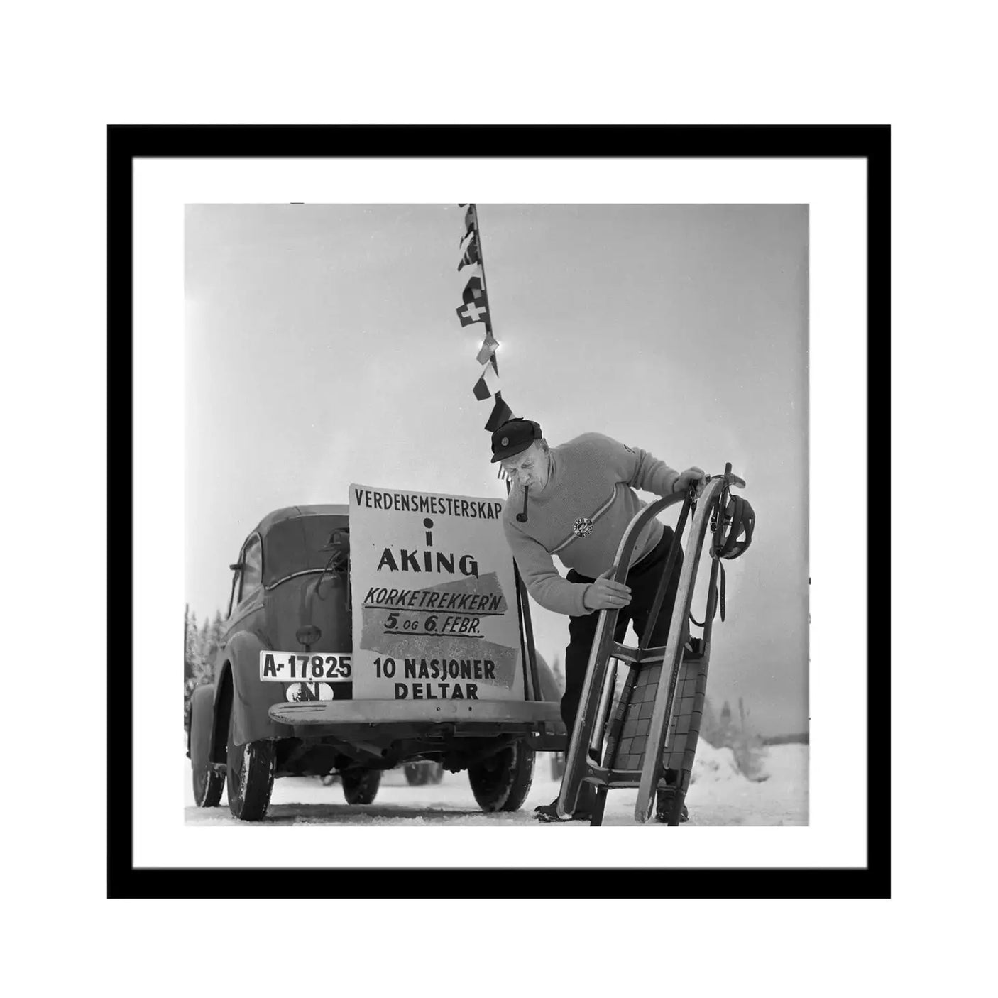 Glass picture w/frame Mann med kjelke Homefactory Bilde