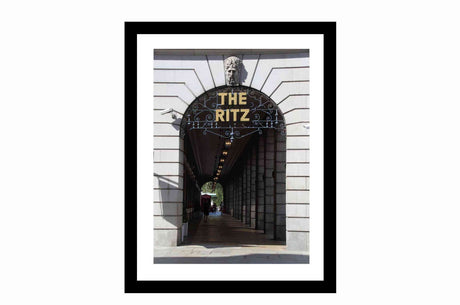 Glass picture w/frame Entrance of The Ritz 70cm x 90cm Homefactory 
