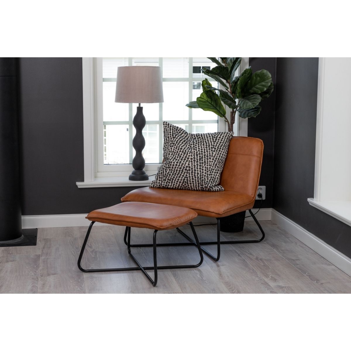 X Lounge Chair Venture Design Lenestol