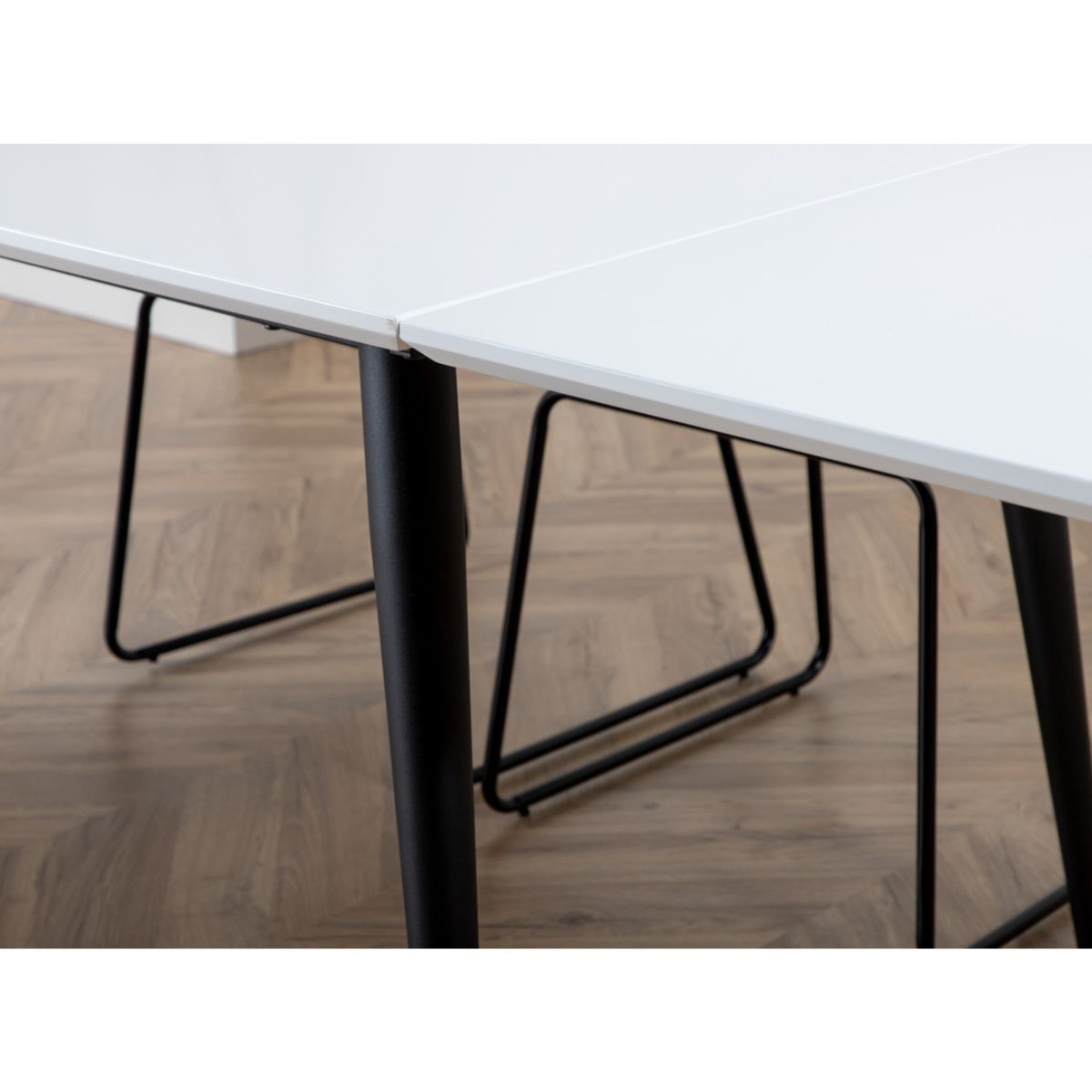 Jimmy Table Venture Design Spisebord