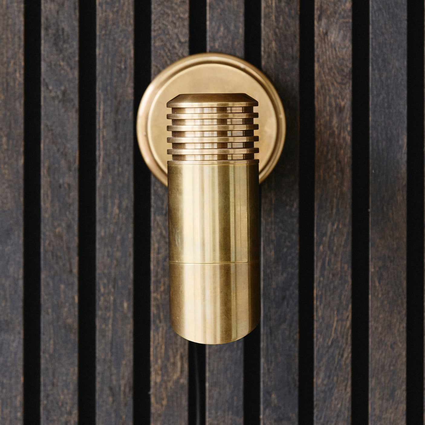 BRAGI vegglamper, utendørs - messing Nordal WALL LAMPS