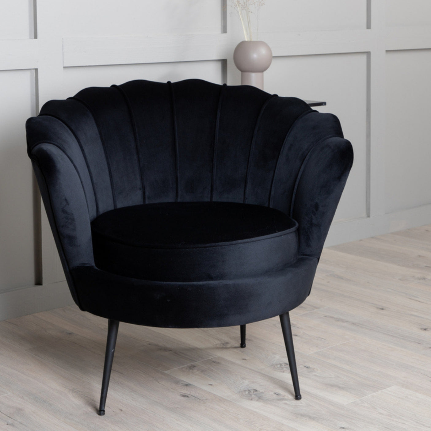 Calais Armchair Venture Design Lenestol