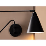 Amicola Belysning Venture Design Vegglampe