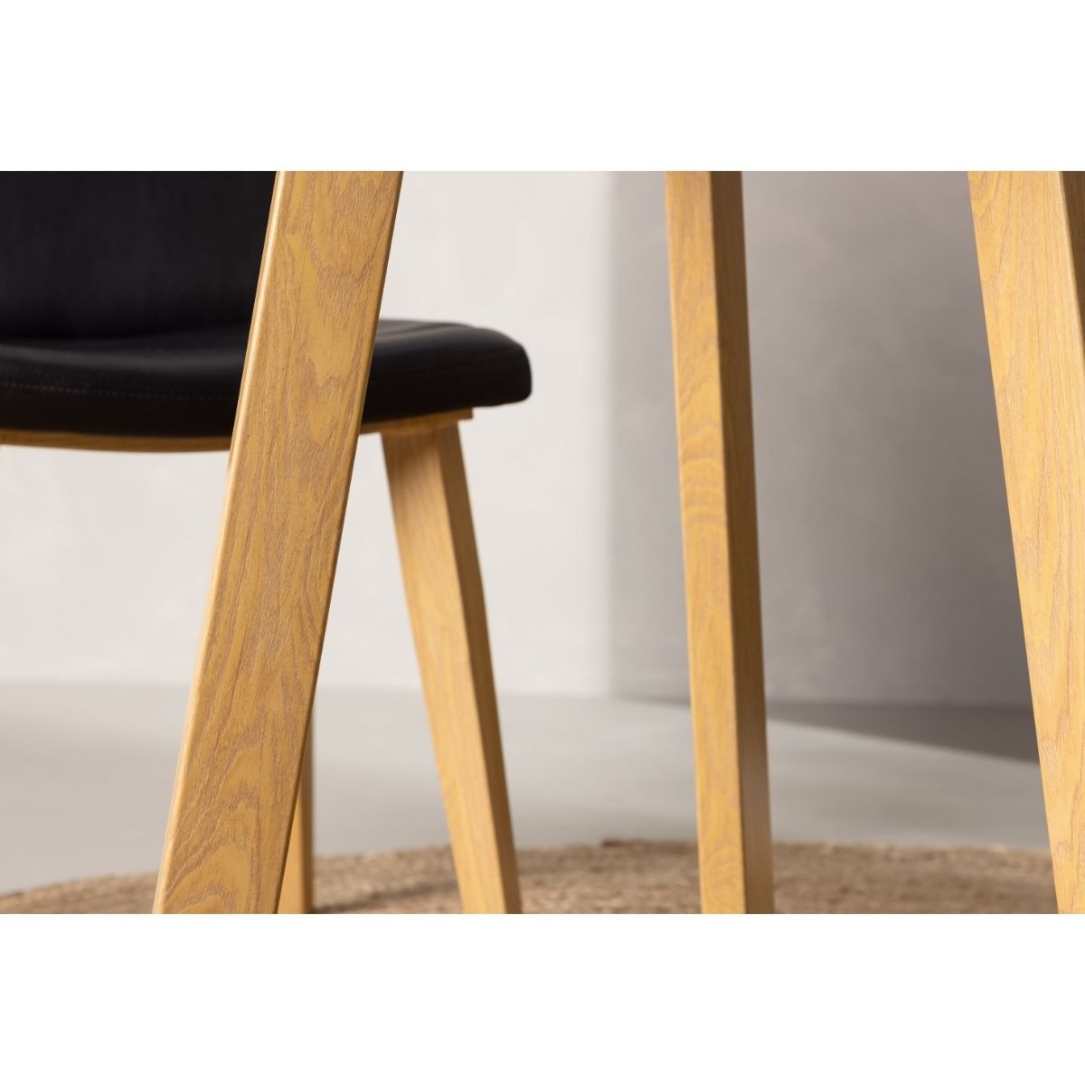 Leonora Table Venture Design Spisebord
