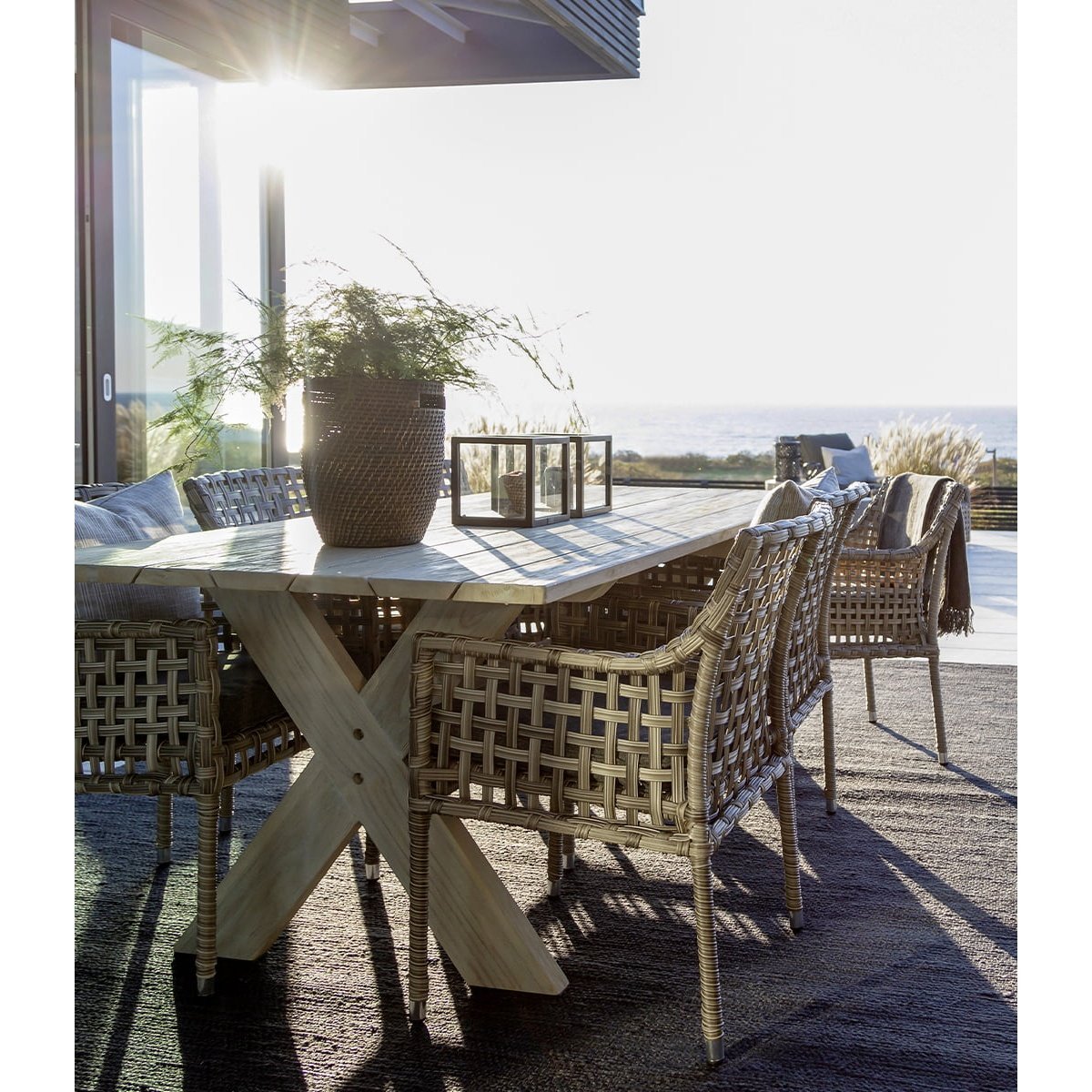 CROSS DINING - -Artwood -Nordstrand Møbler og Interiør