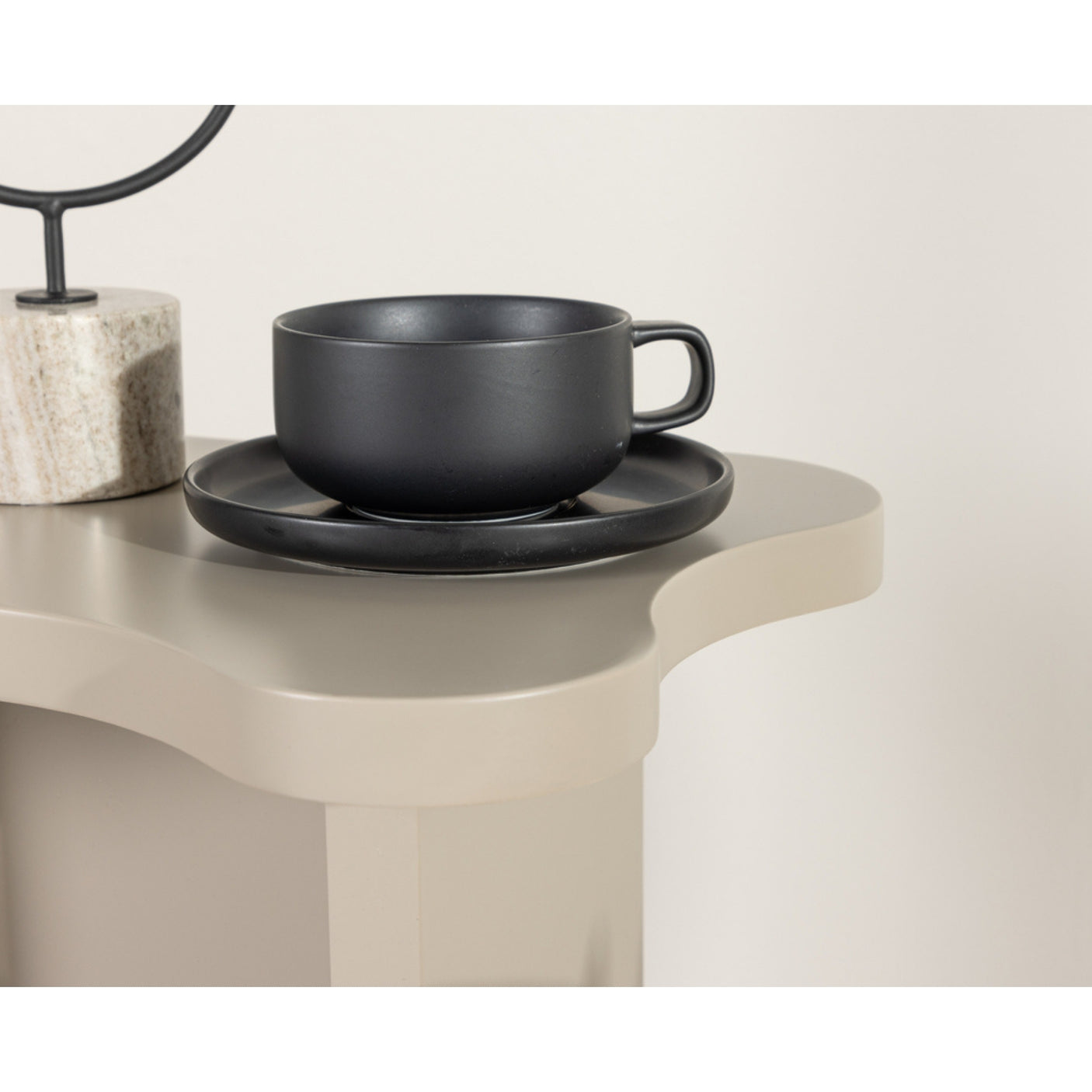Molde Table Venture Design Sidebord