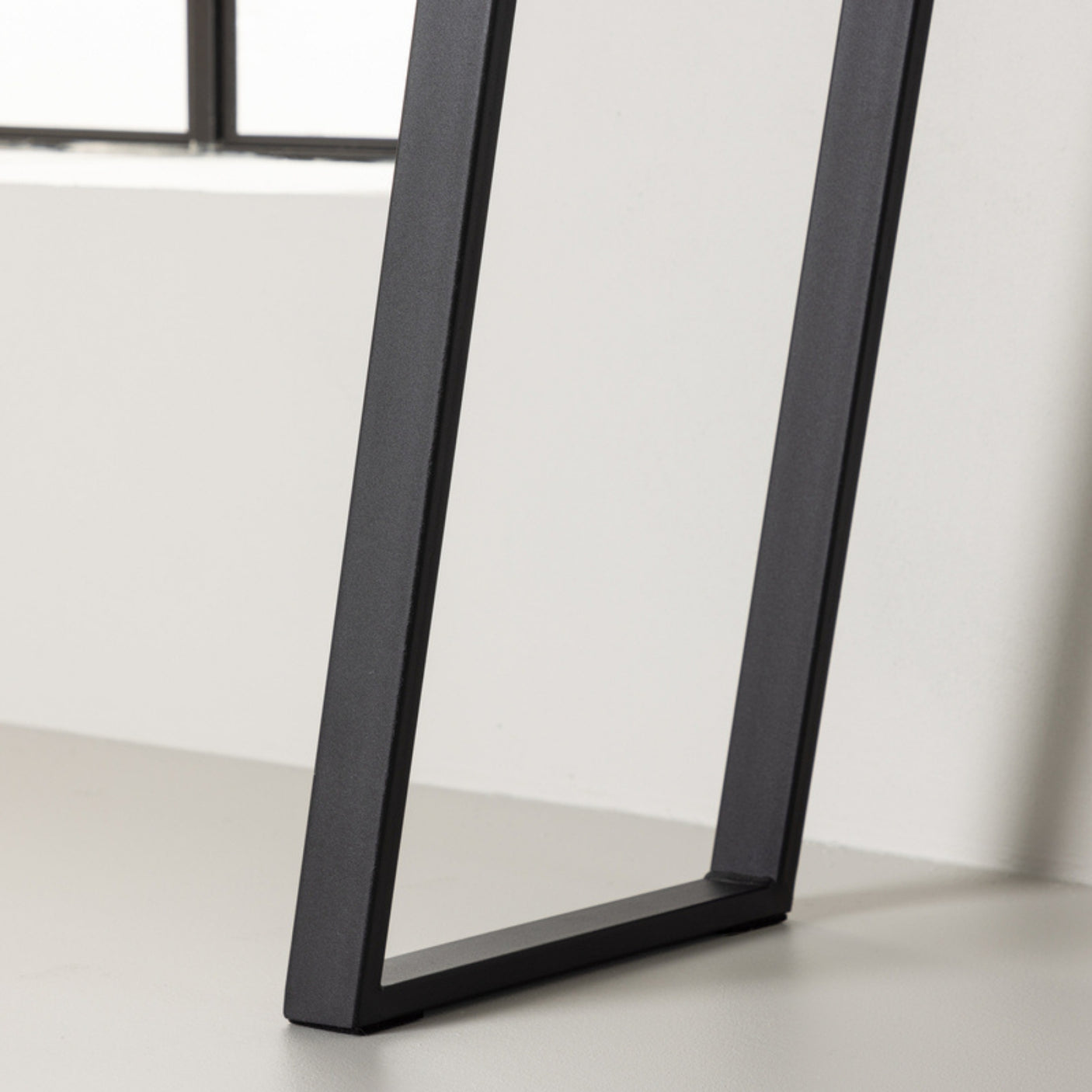 Horten Desk Venture Design Sidebord