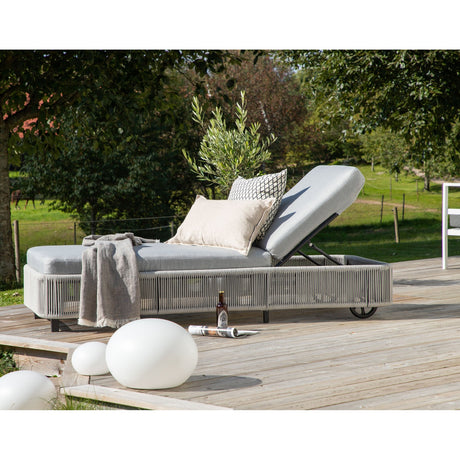 Virya Sol Lounge Venture Design Solseng