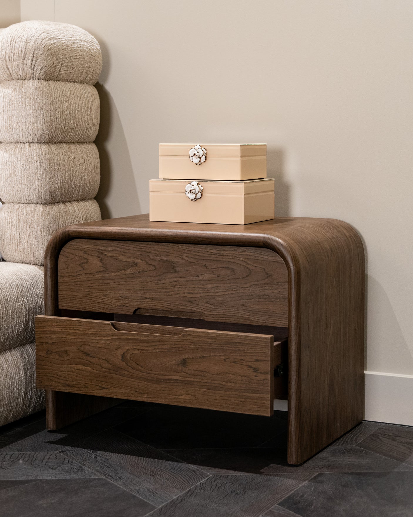 Nattbord Bedford brun med 2 skuffer Richmond Interiors Nattbord