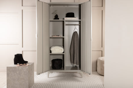 Piring Garderobe Venture Design Klesskap