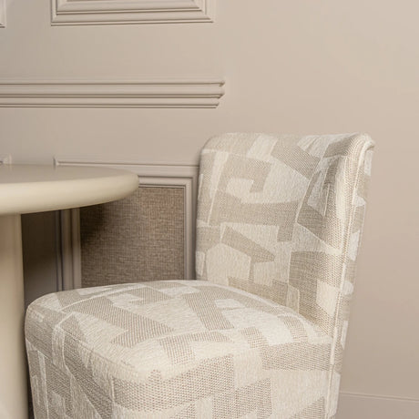 Spisestol Lorain beige grafikk på hjul Richmond Interiors Spisestol