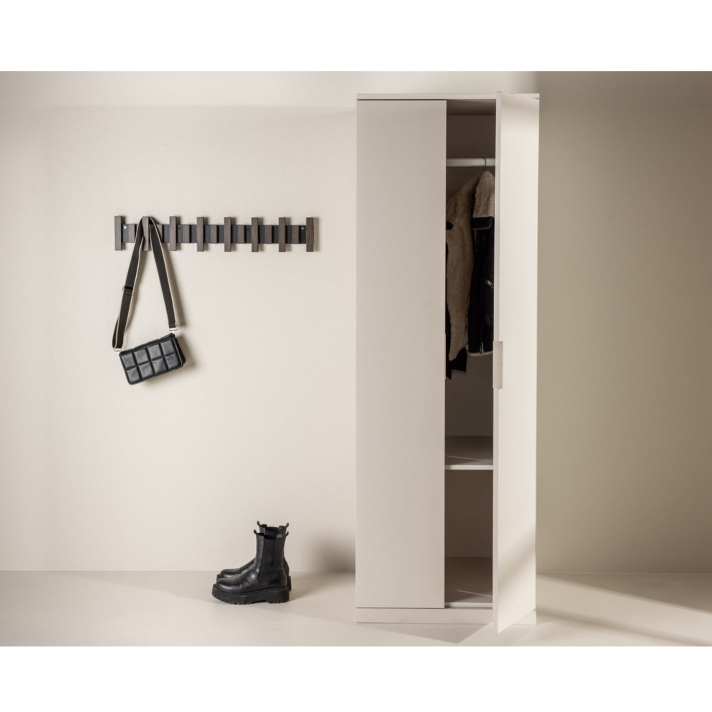 Nice Wardrobe Venture Design Kleshenger