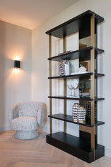 Utstillingsskap Alexander Jones kullfarget Rigley Richmond Interiors Vitrineskap