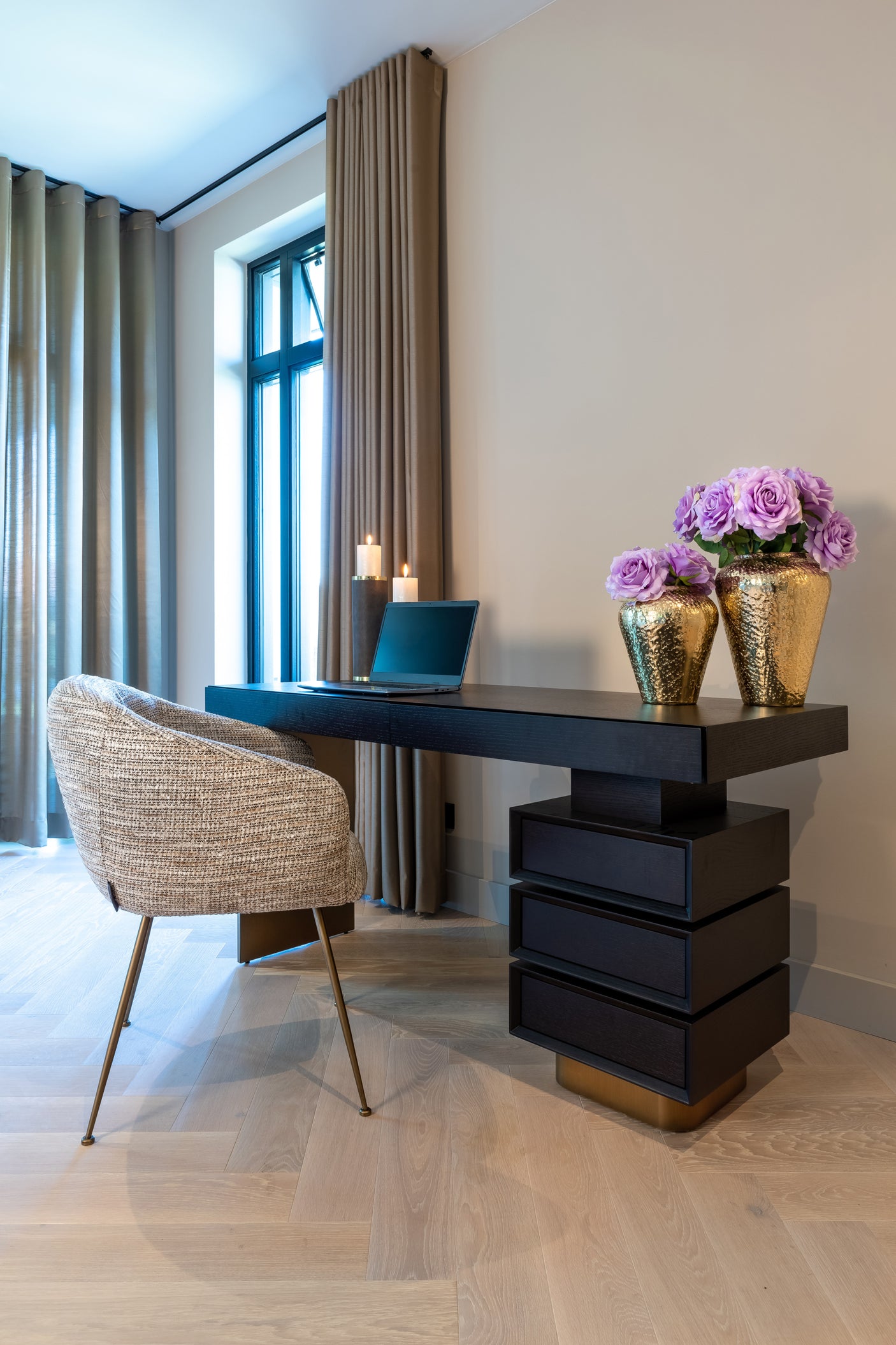 Skrivebord Alexander Jones kull Connar Richmond Interiors Skrivebord