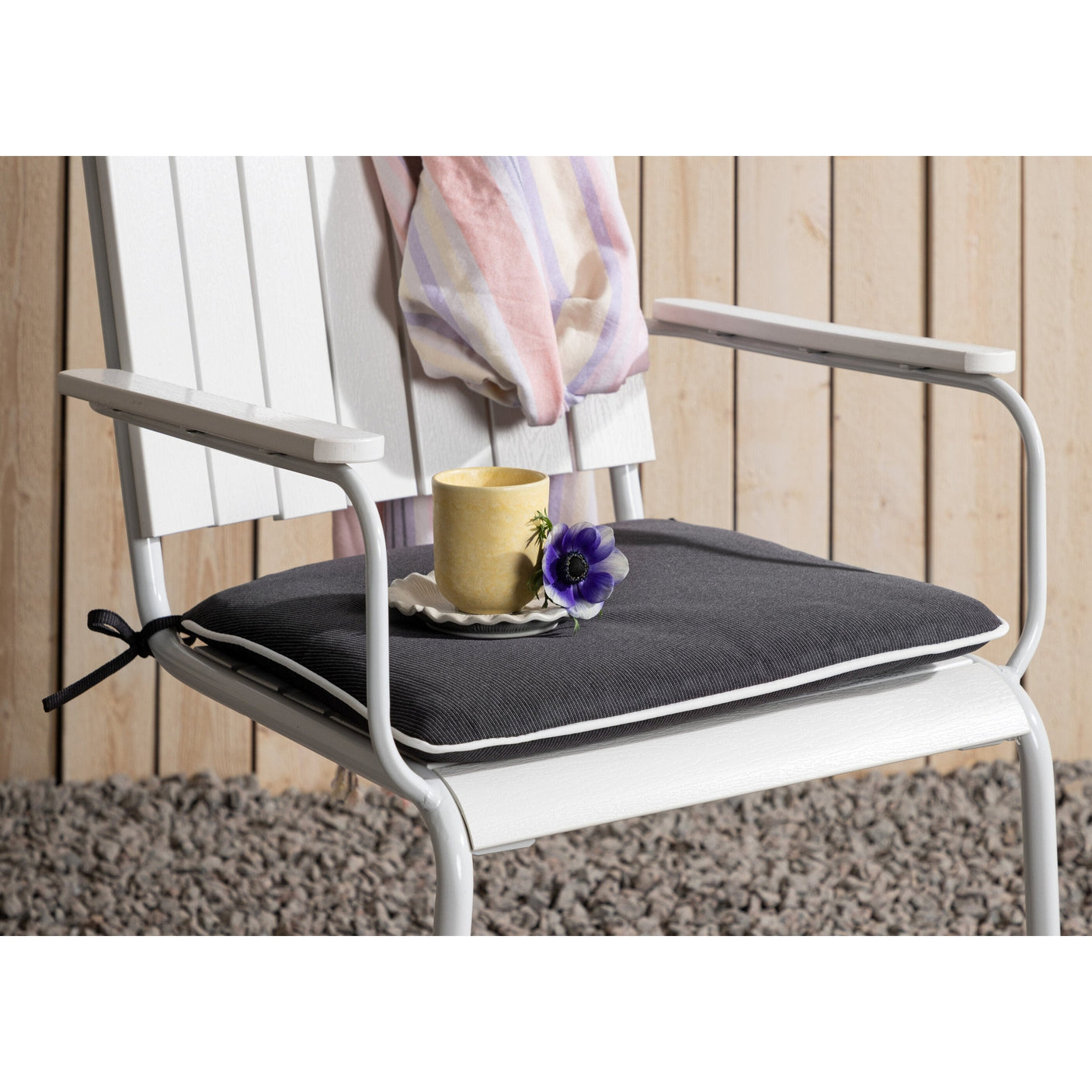 Holmsund putekarmstol Venture Design Spisestol