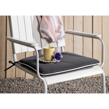 Holmsund putekarmstol Venture Design Spisestol