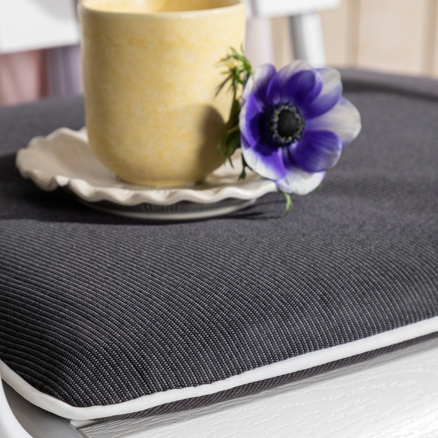 Holmsund putekarmstol Venture Design Spisestol