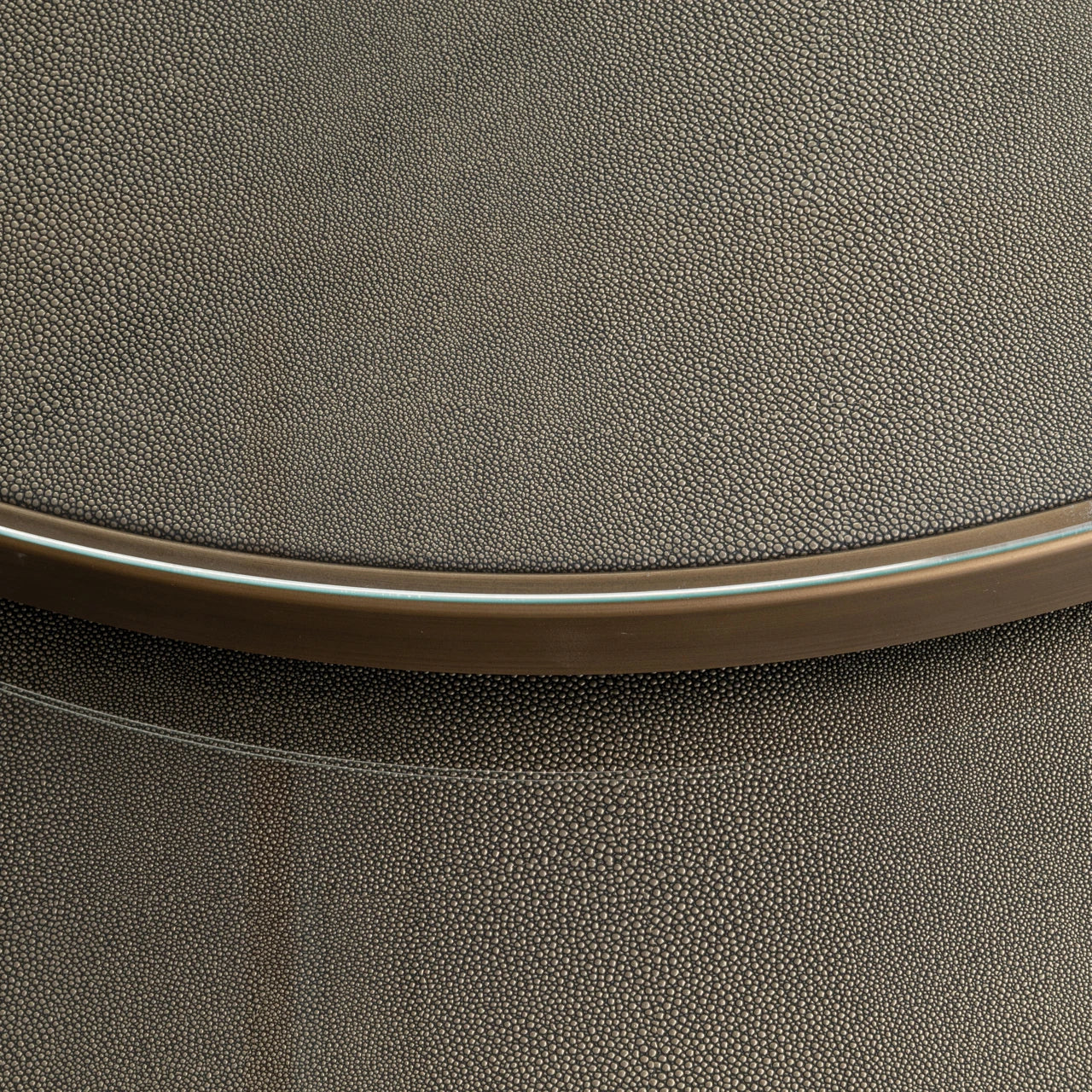 Salongbord Bloomville messing shagreen inkl. glassplater sett med 2 Richmond Interiors Sofabord