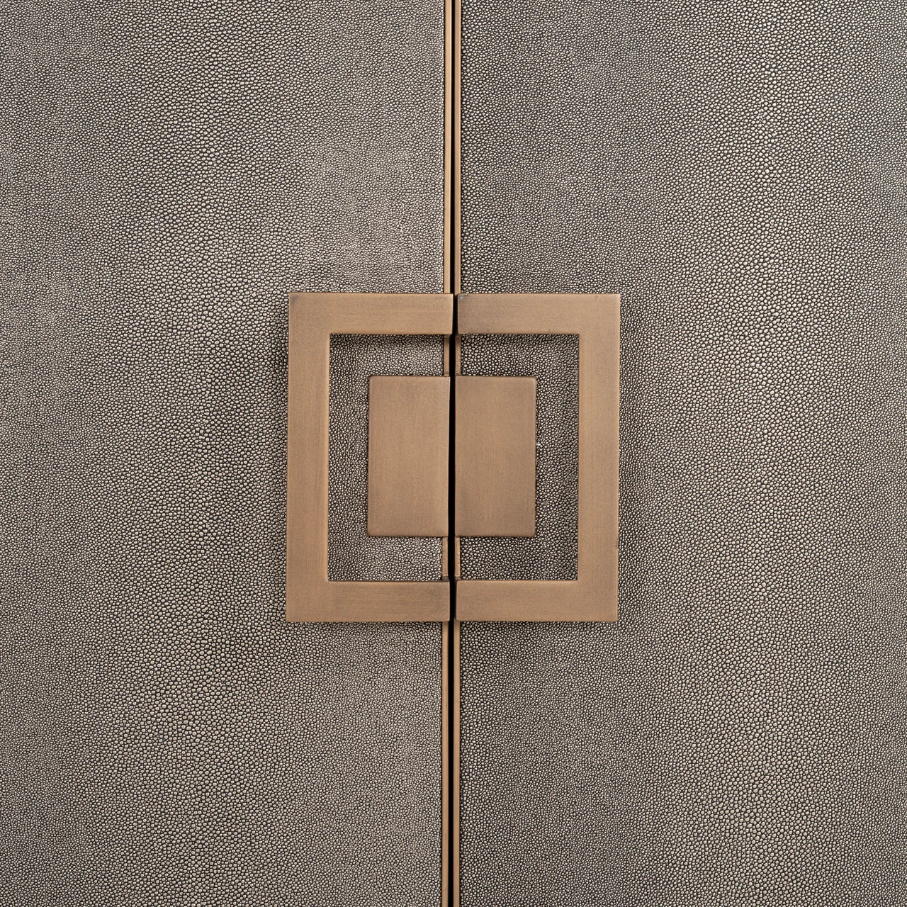 Sideboard Bloomville messing shagreen Richmond Interiors Skjenk