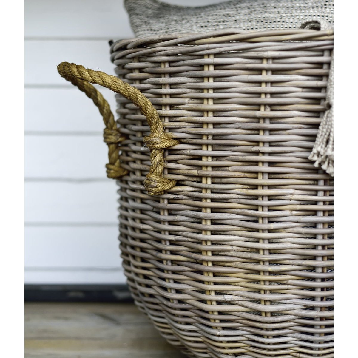 Diverse: BASKET WITH HEMP HANDLES fra Artwood - Bildenr: 2