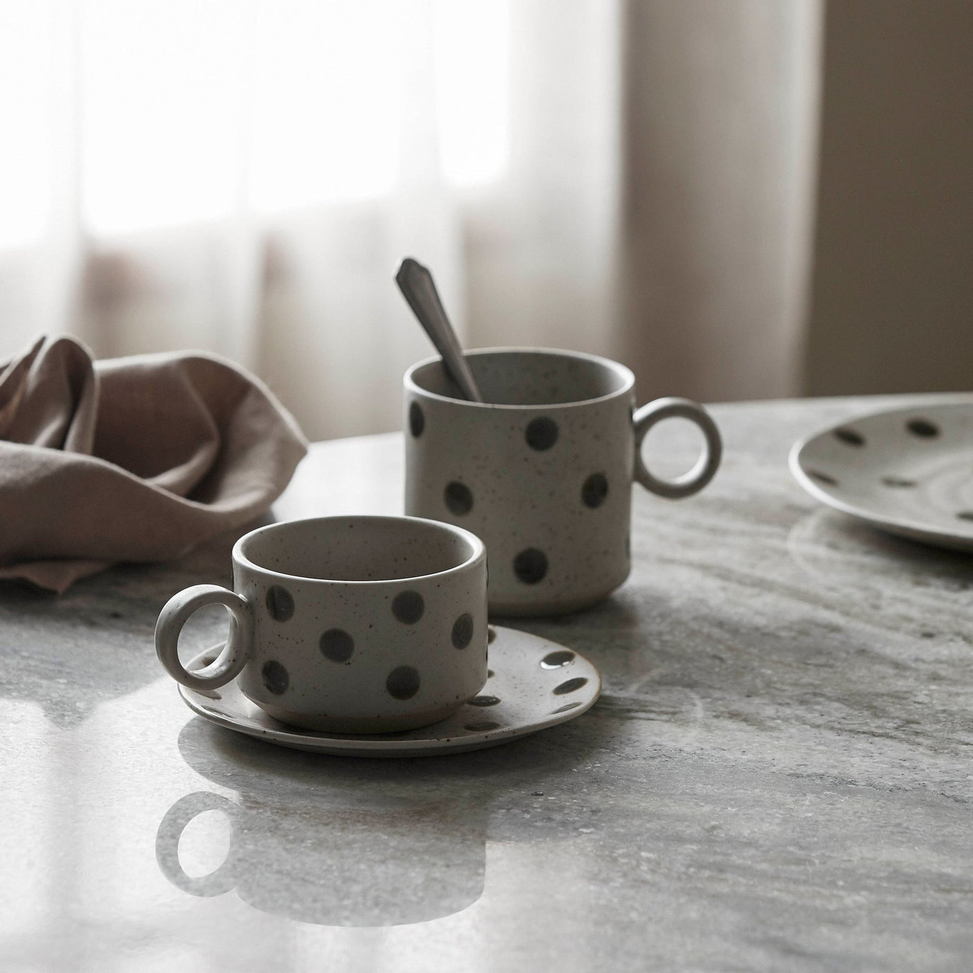 GRAINY keramiske krukker m/hank - h8 cm - sand/grønn Nordal TABLEWARE