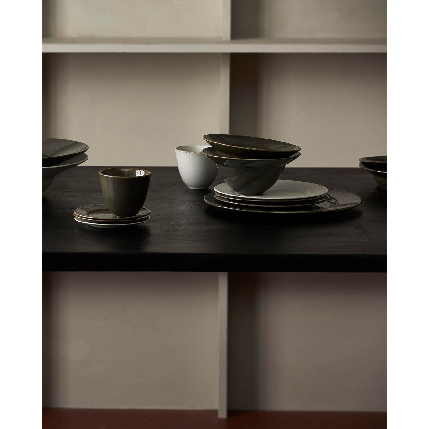 GRAWA lunsjplaten - ø20,5 cm - mørkgrønn Nordal TABLEWARE