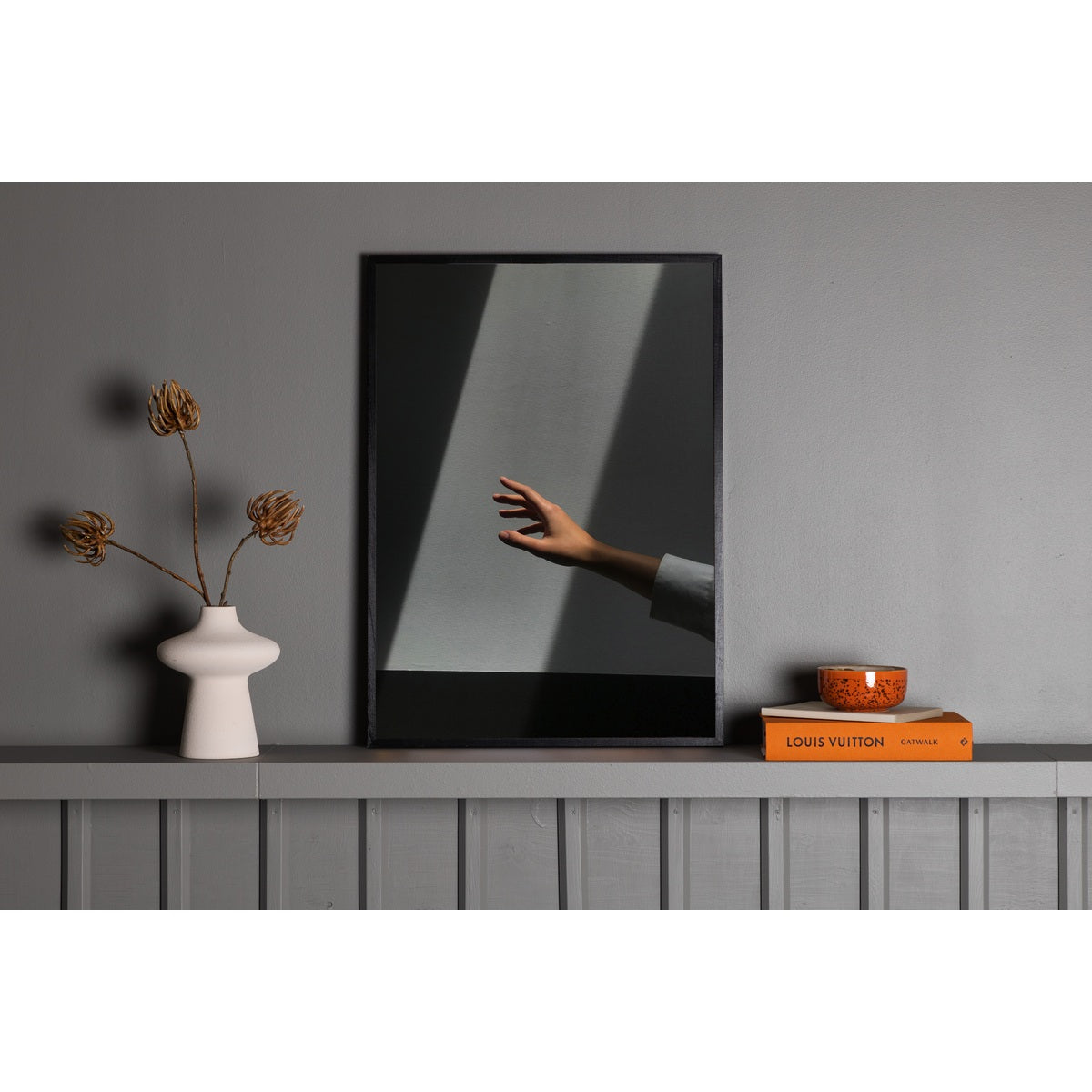 Reaching Hand Poster 30x40 Venture Design Pynteartikler