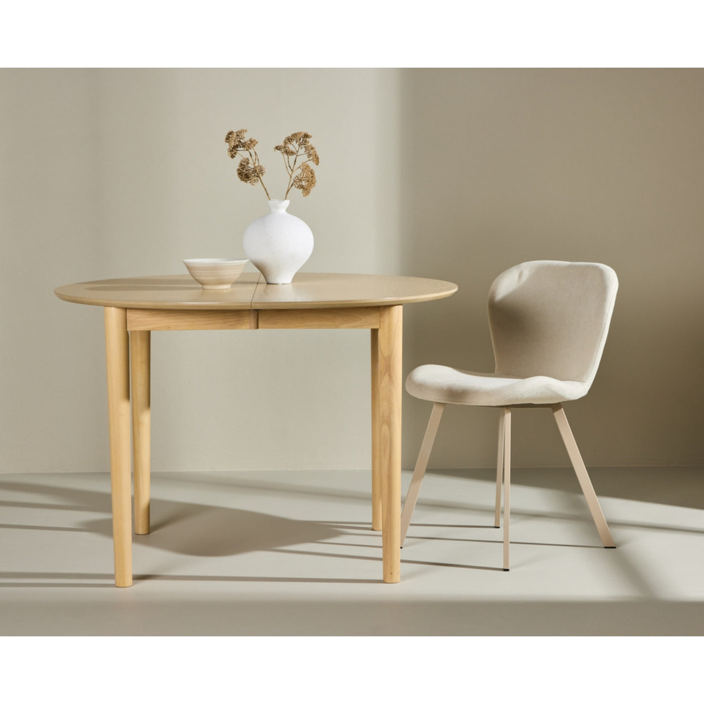 Gilda Round Dining Table Venture Design Spisebord
