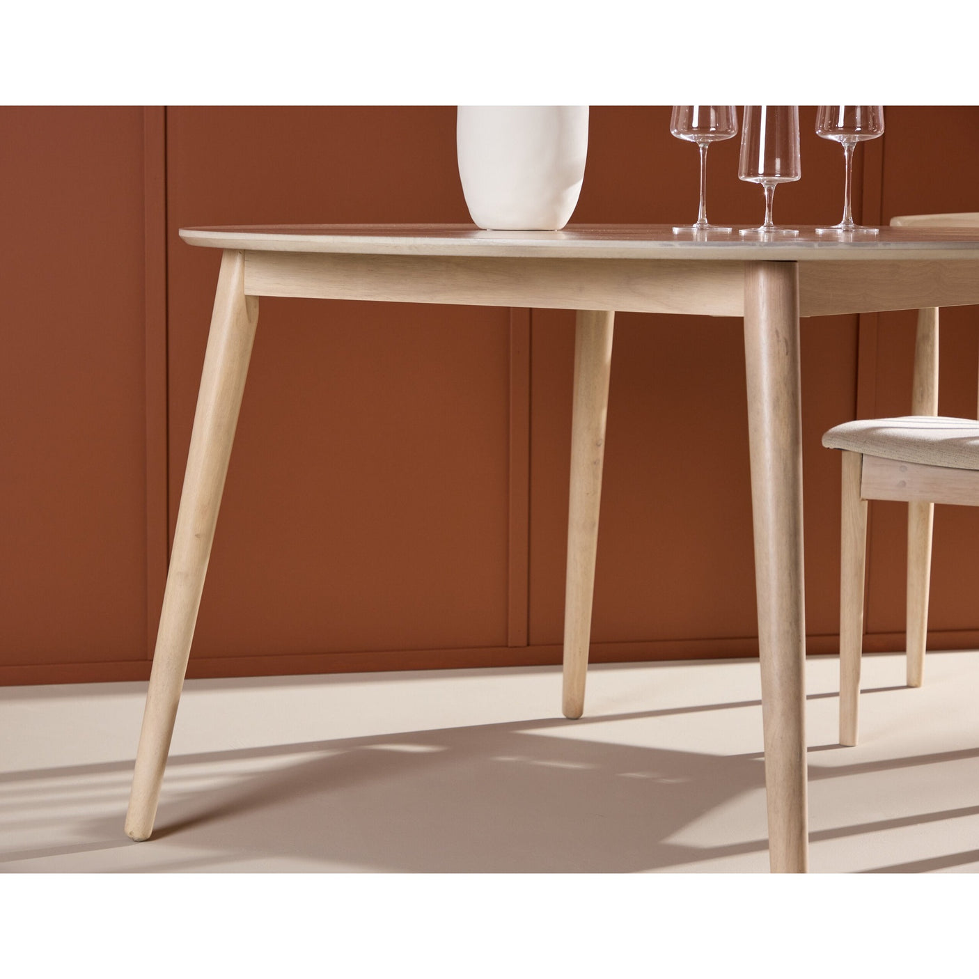 Flora - Spisebord Venture Design Spisebord