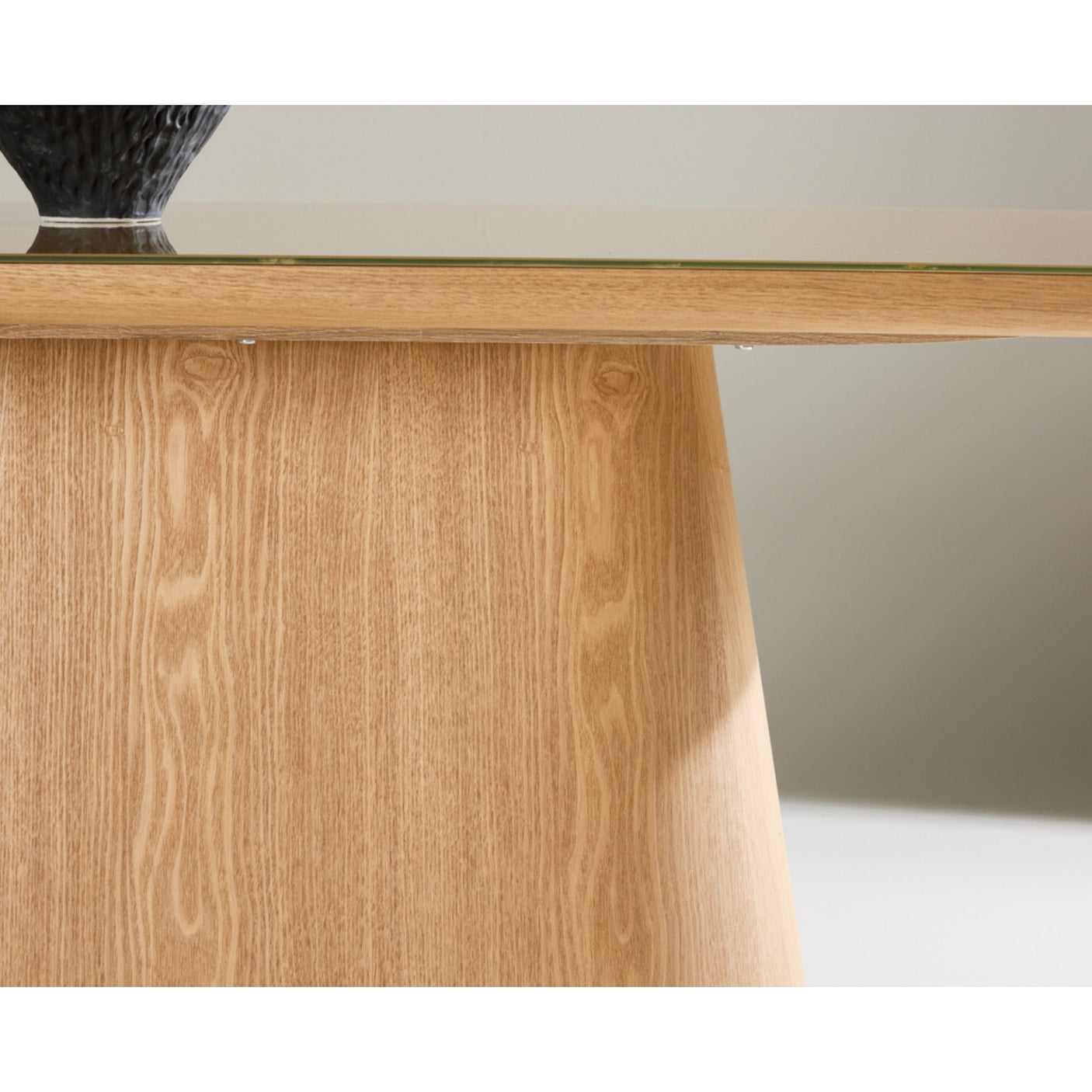 Castor Oval Dining Table Venture Design Spisebord