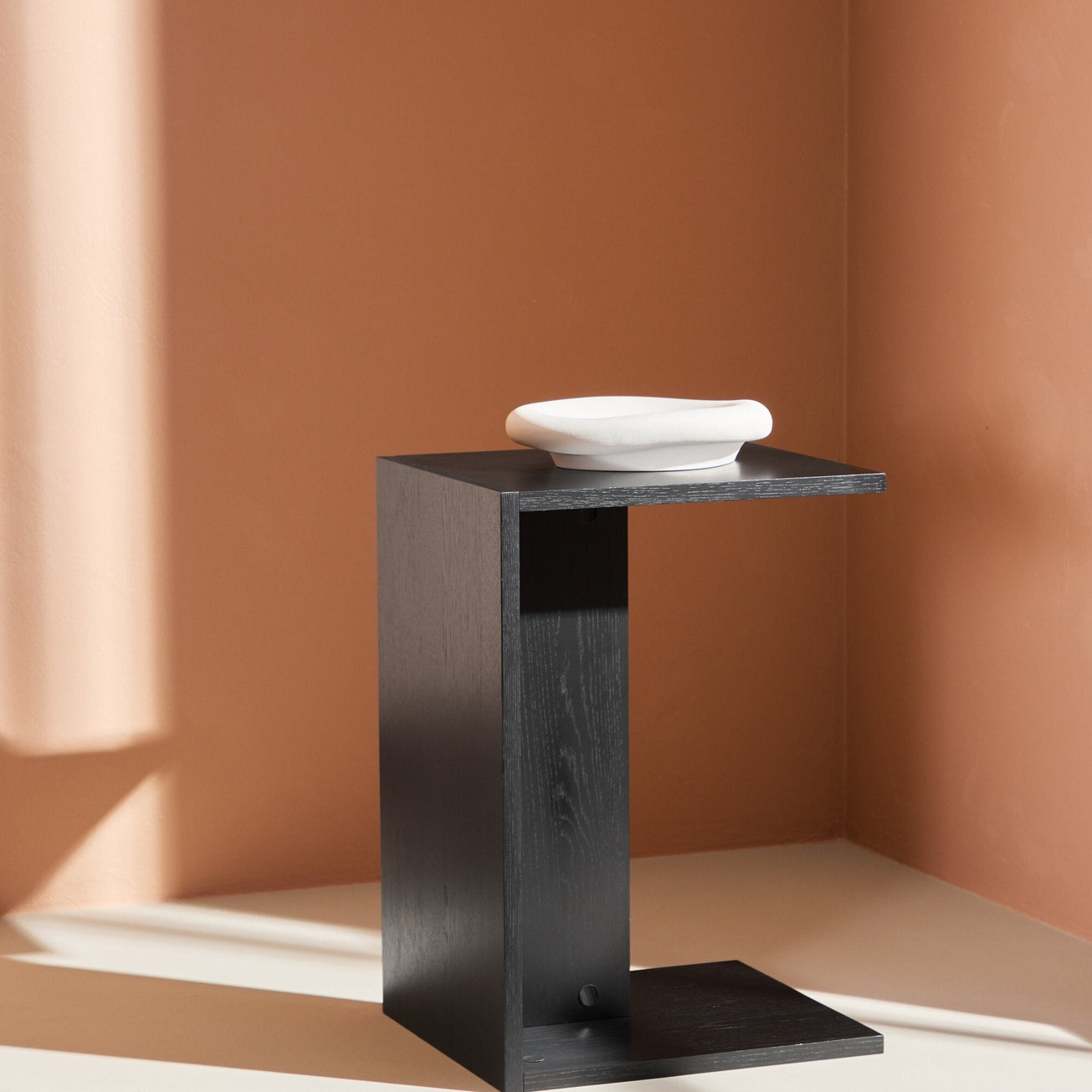 Juni Side Table Venture Design Sidebord