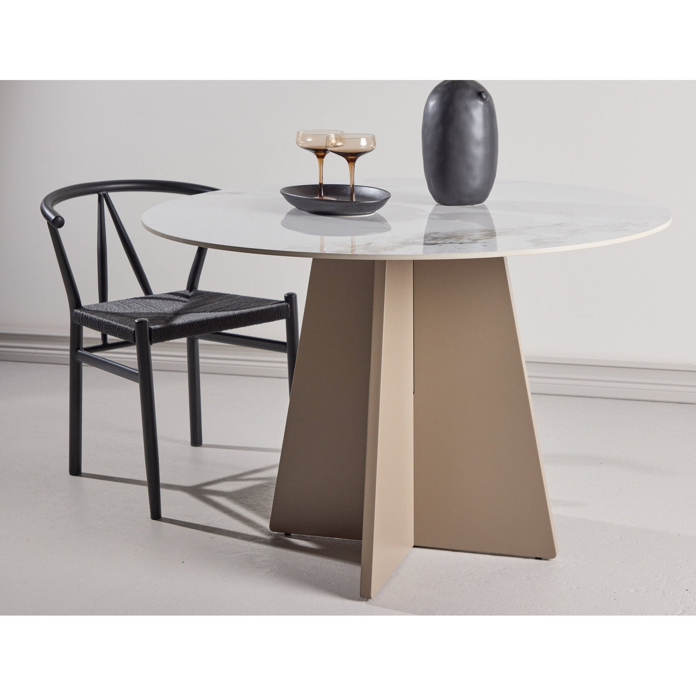 Bootcut Rundt Spisebord Venture Design Rundt spisestuebord