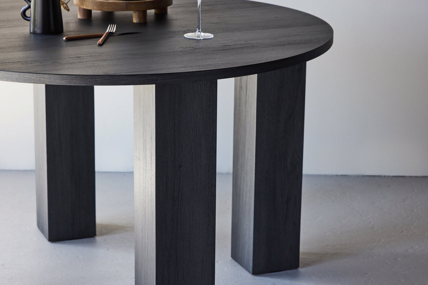 Juno Rundt Spisebord Venture Design Rundt spisestuebord