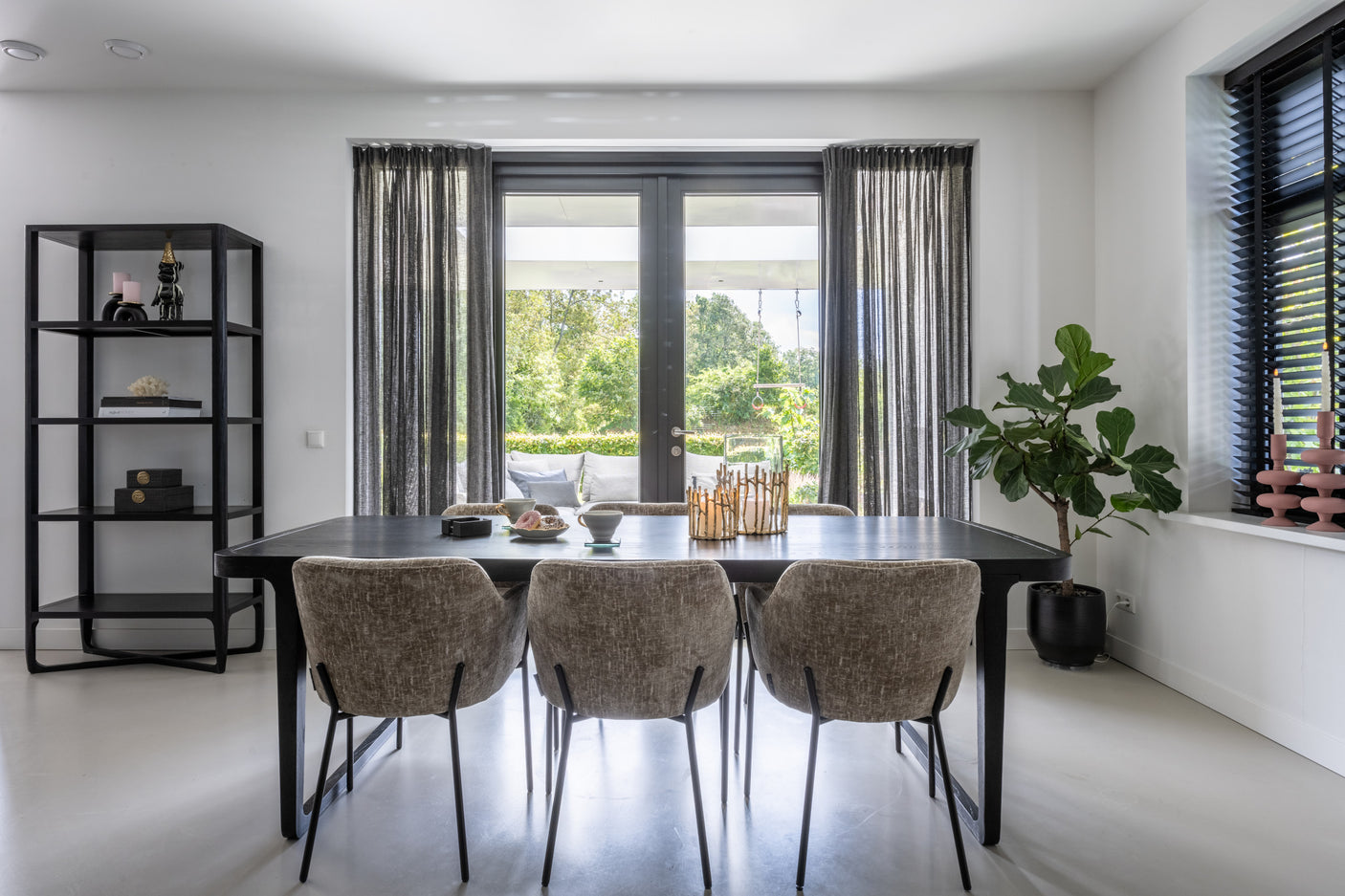 Dekorativ gjenstand Icebear svart Richmond Interiors Pynteartikler