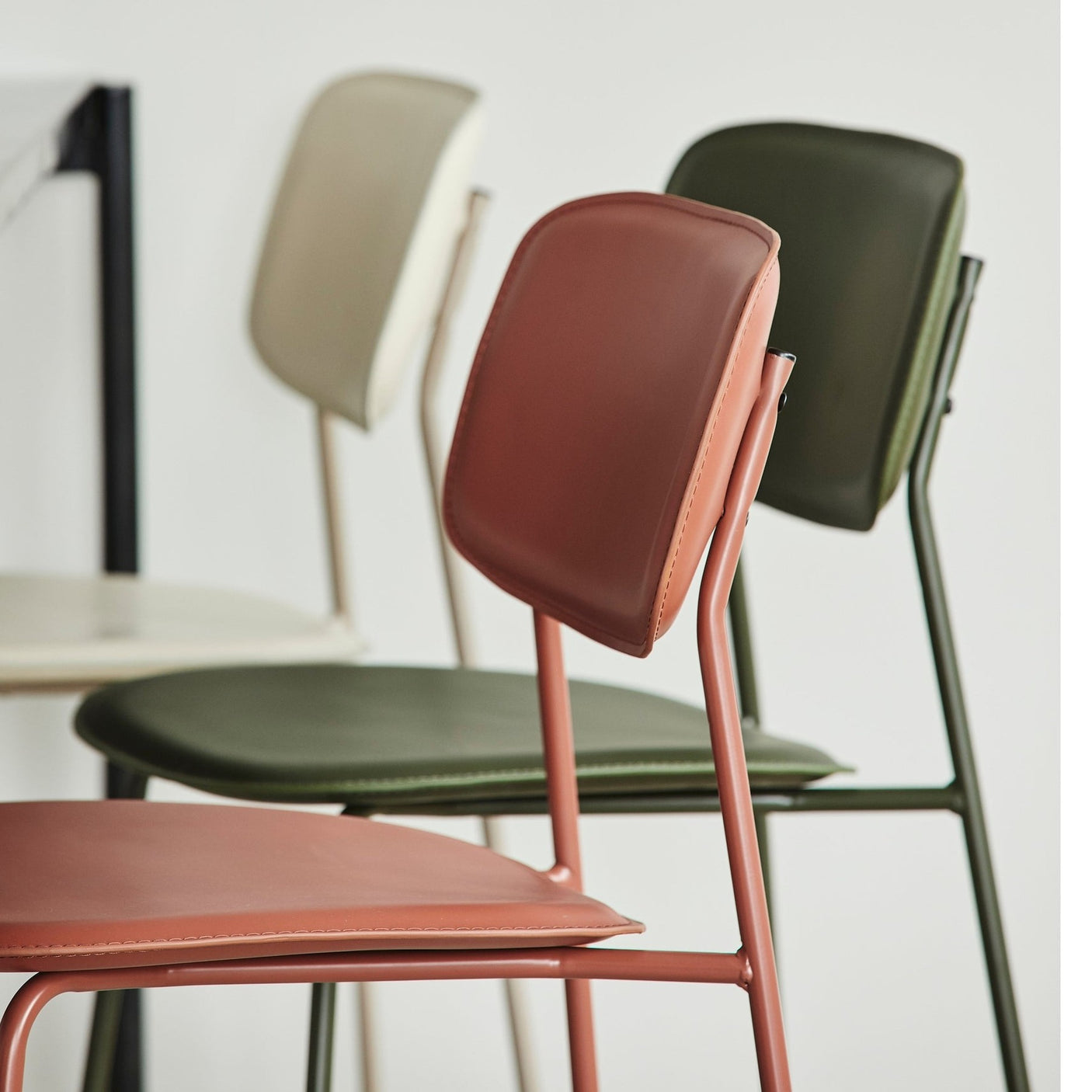 ESA-bordstol - rust rød Nordal CHAIRS+ARM